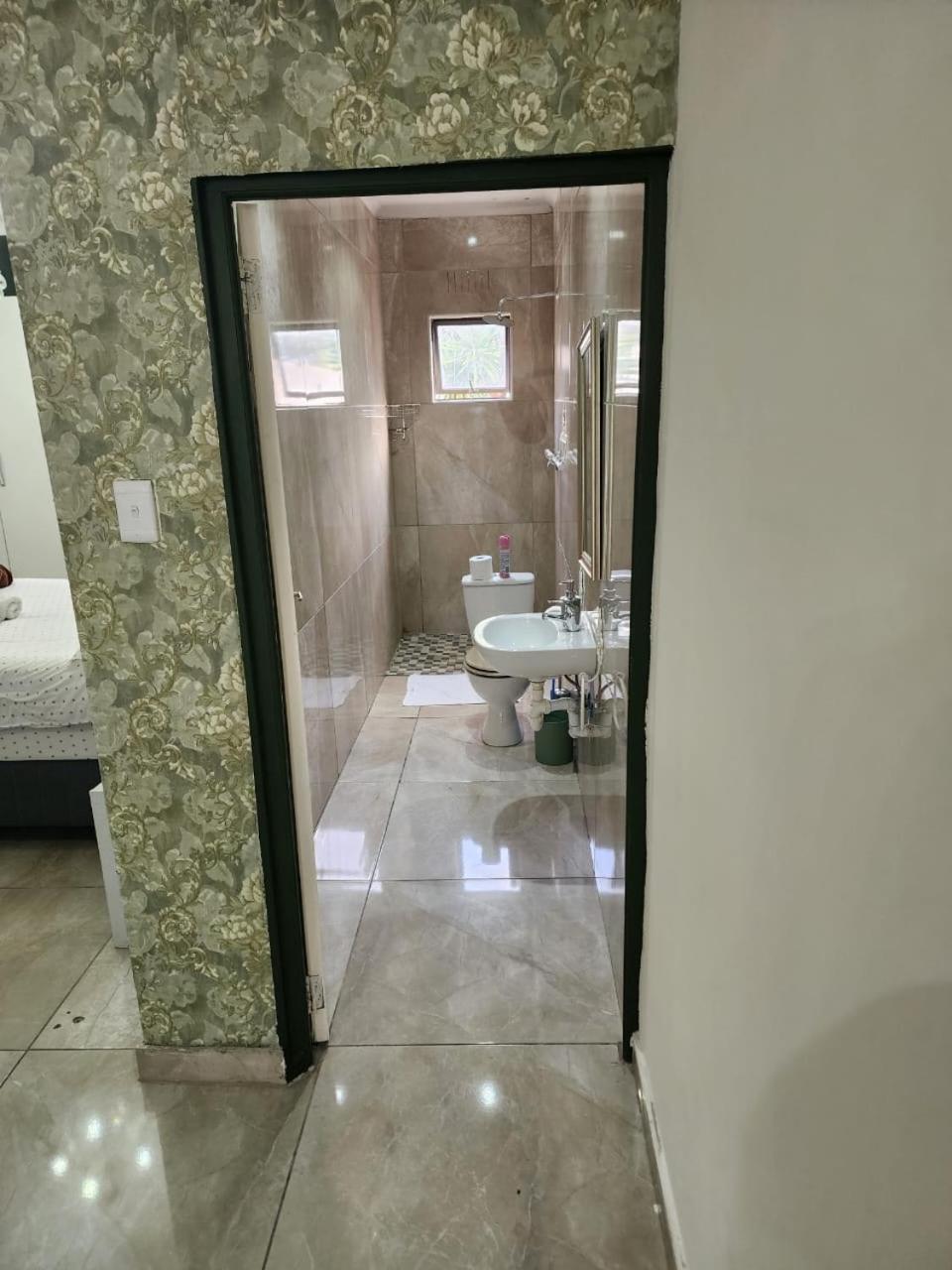 Apartment Tia Maria Bachelor Cape Town