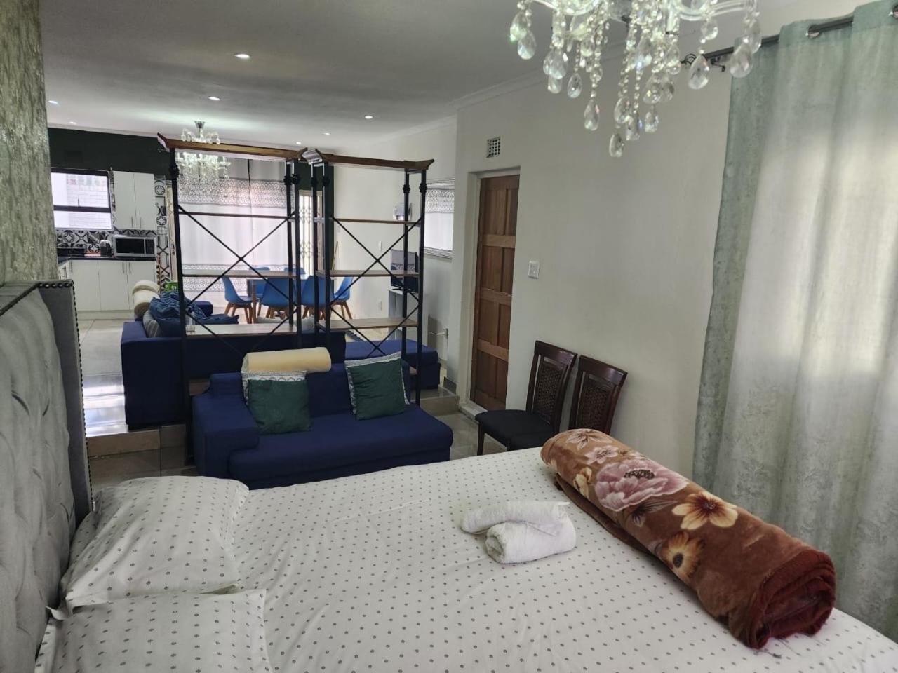 Tia Maria Bachelor Apartment
