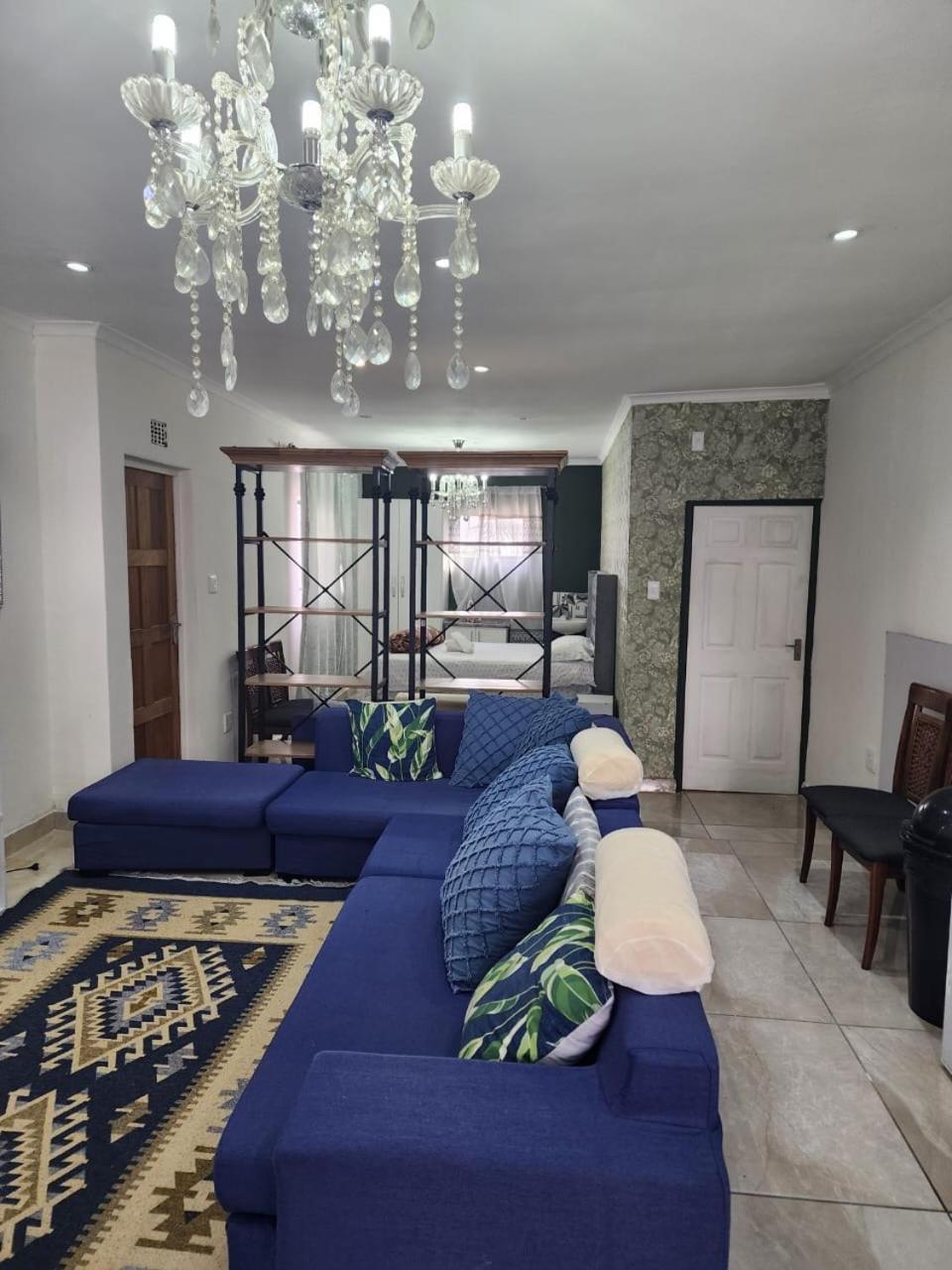Tia Maria Bachelor Apartment *