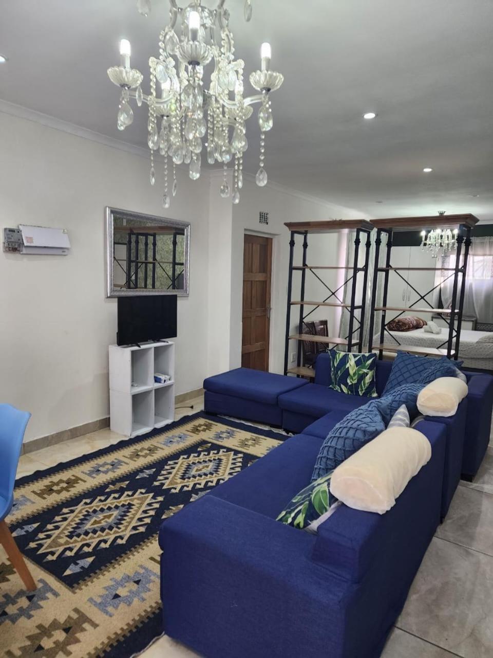 Tia Maria Bachelor Apartment *