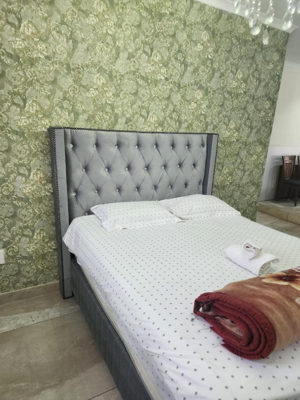 Apartment Tia Maria Bachelor Cape Town